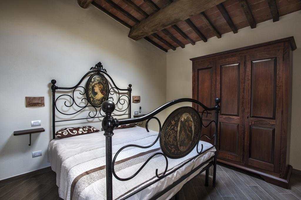 Bed and Breakfast Antico Borgo Seggiano Habitación foto
