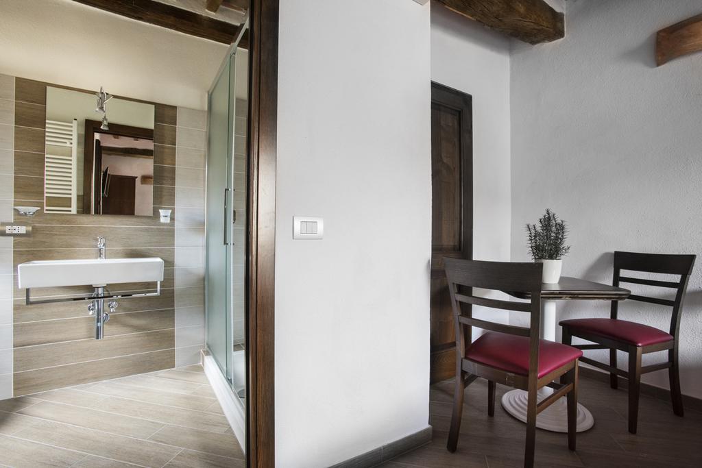 Bed and Breakfast Antico Borgo Seggiano Habitación foto